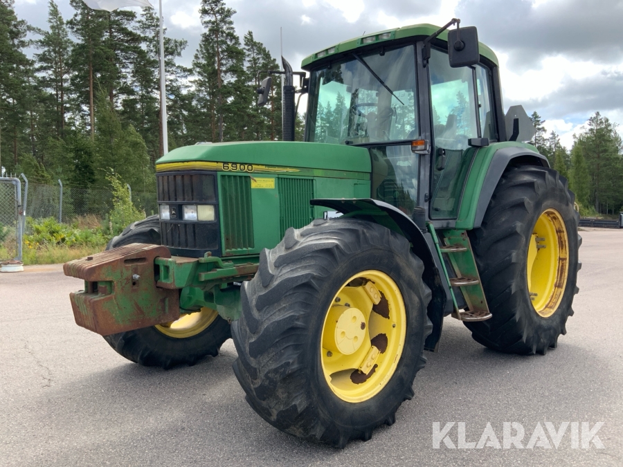 Traktor John Deere 6900