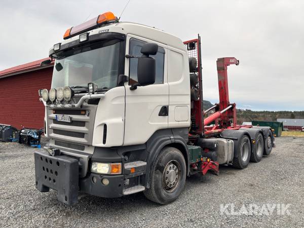Lastväxlare Scania R560 plogutrustad