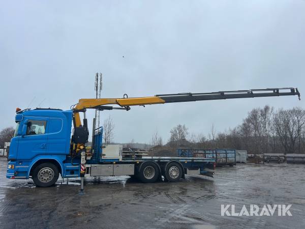 Kranbil Scania G370 med flak