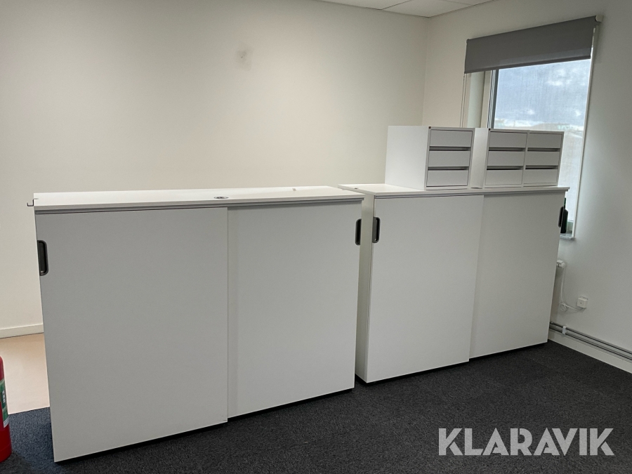 Skåp med skjutdörrar 2 st