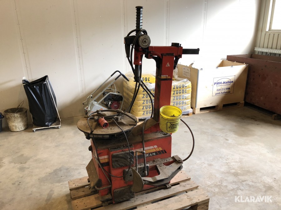 Däckkrängningsmaskin