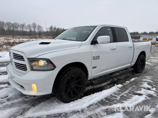 Pickup Dodge RAM 1500 crew cab 5.7 Hemi