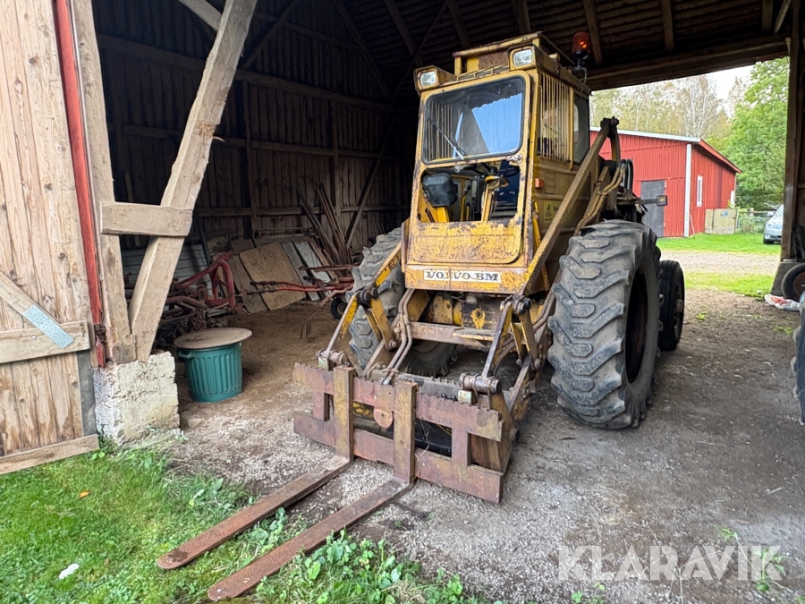 Baklastare Volvo BM LM 621 med redskap