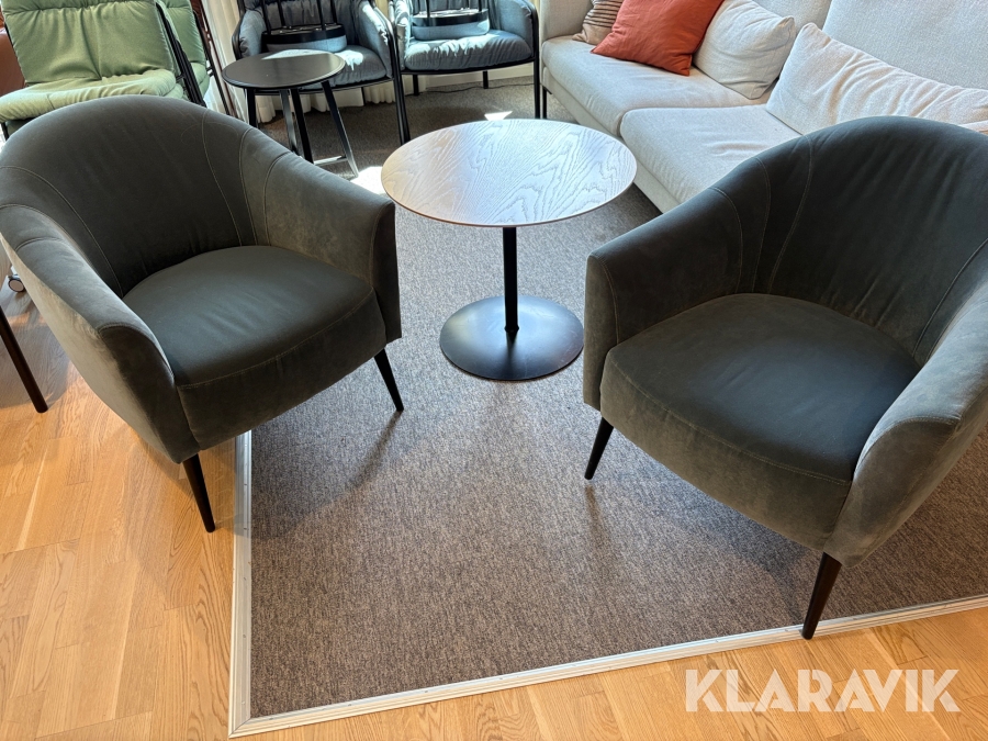 Fåtöljer och soffbord