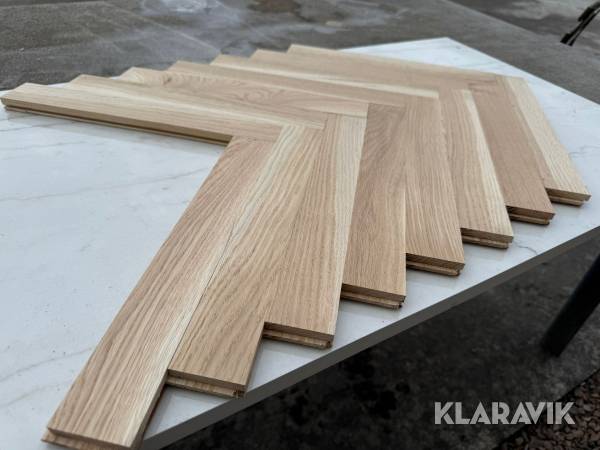 Massiv fiskbensparkett 100 kvm