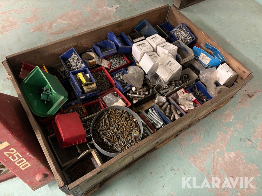 Skruv, bult och ankarspik, större parti