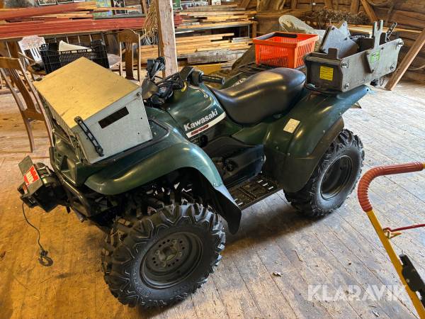 ATV Kawasaki KVF360 med vagn