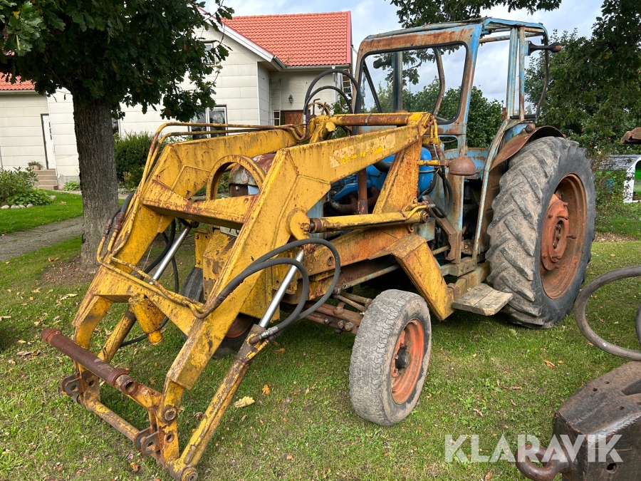 Traktor Fordson Power Major  med grävaggregat