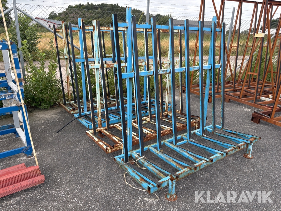 Materialställ fyra styck