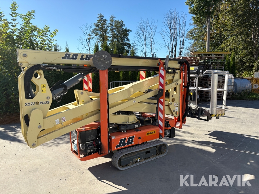 Vikbomslift banddriven JLG X17J Plus