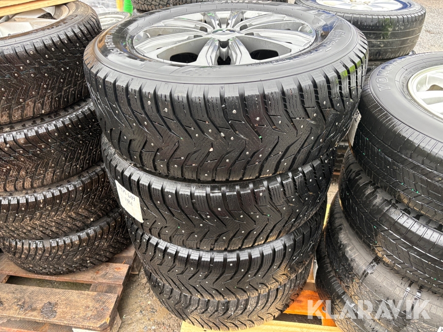 Vinterdäck på aluminiumfälg 4st