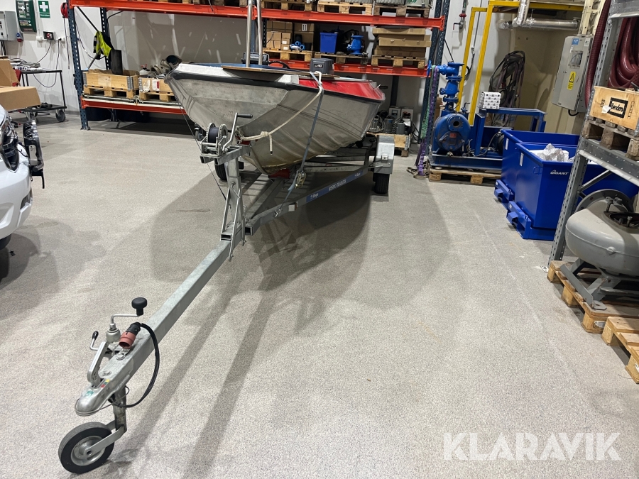 Styrpulpet med trailer Buster R Yamaha 40 hk