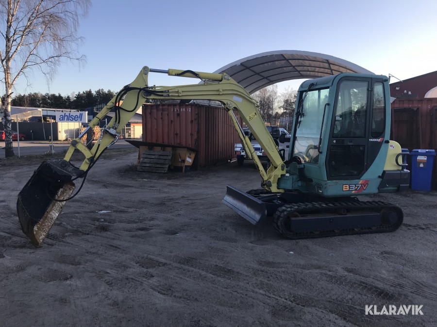 Grävmaskin med tillbehör Yanmar B37V