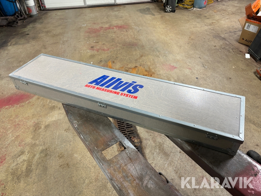 Mätutrustning för riktbänk, krockskadade bilar Allvis