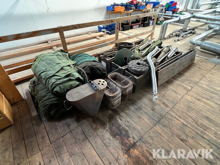 Militärtält 3 stycken   med tillbehör