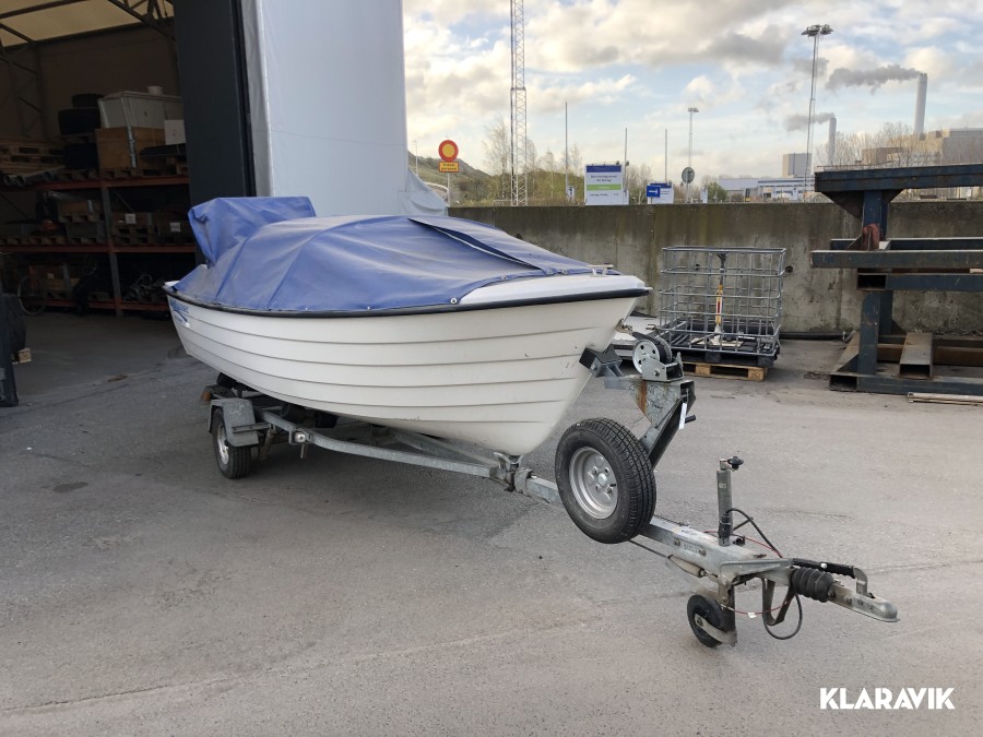 Båt Cresent  465 Trader 25 hk Mercury 4-takts motor