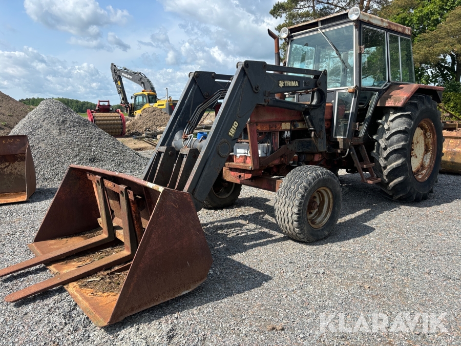 Traktor International 844