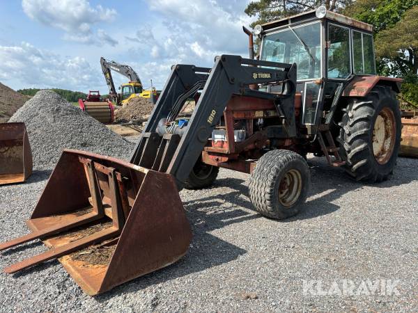 Traktor International 844