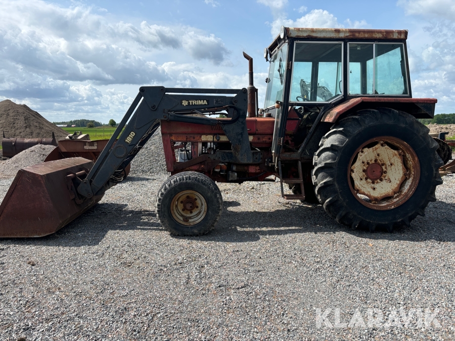 Traktor International 844