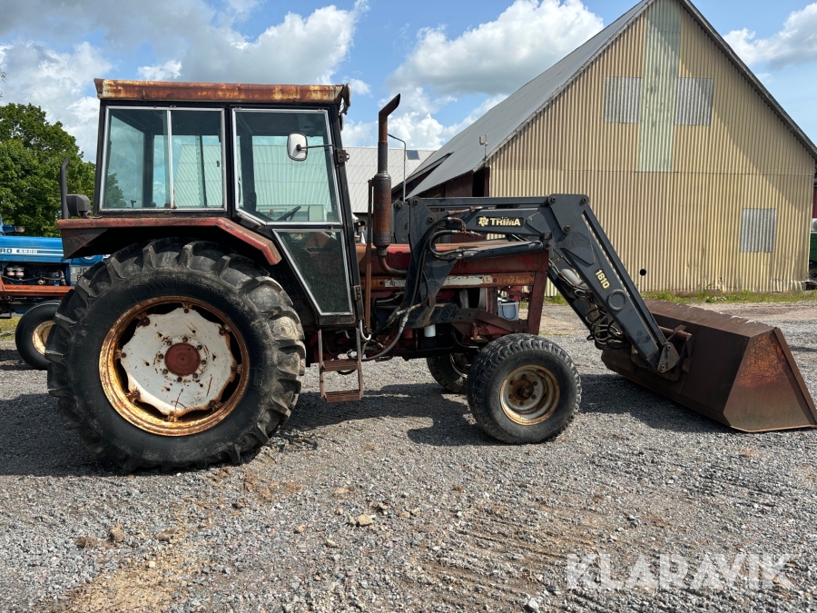 Traktor International 844
