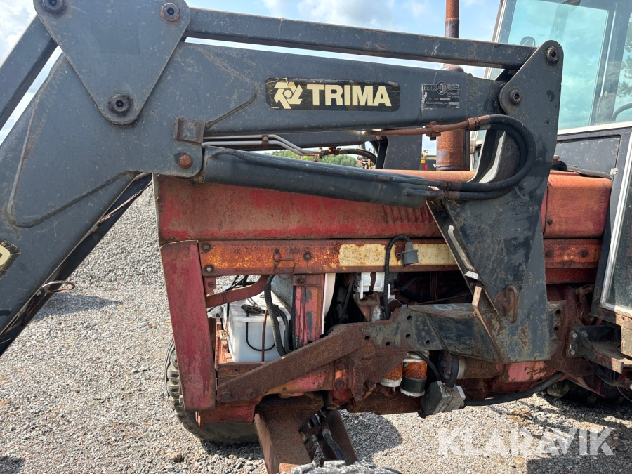 Traktor International 844
