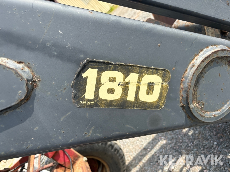 Traktor International 844