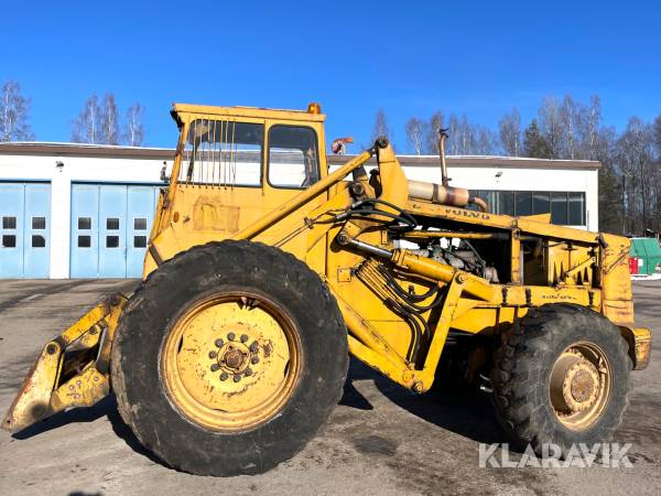 Baklastare Volvo BM LM 840 med redskap