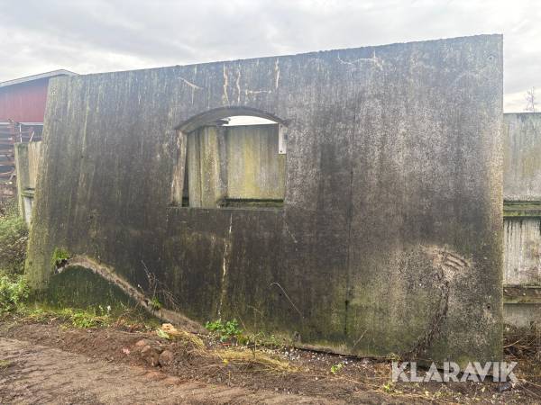 Betongvägg med uttag för fönster 4,6x2,7m