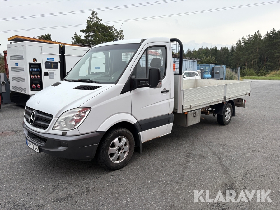 Flakbil Mercedes-Benz Sprinter 319