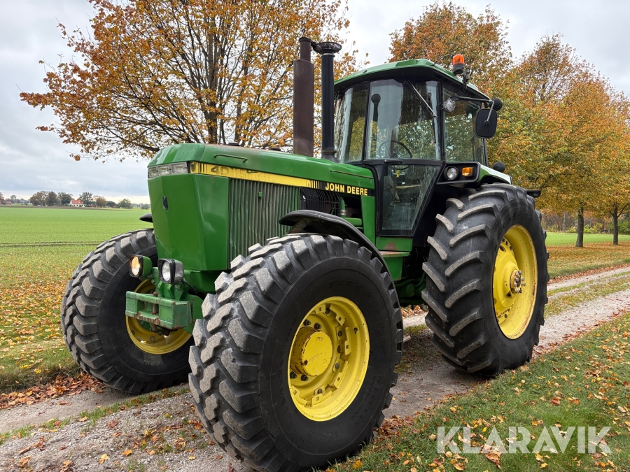 Traktor John Deere 4055