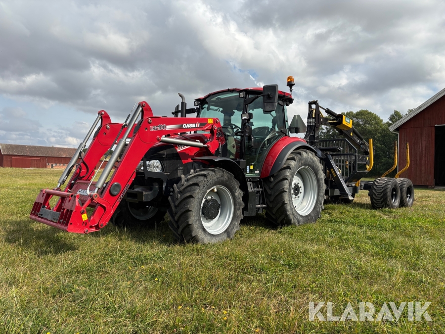 Skogsanpassad Trakor Case IH Farmall 115C med skogskärra, kran och frontlastare