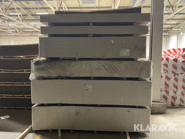 Gipsskivor 15x900x2400mm och 13x900x2700 Knauf