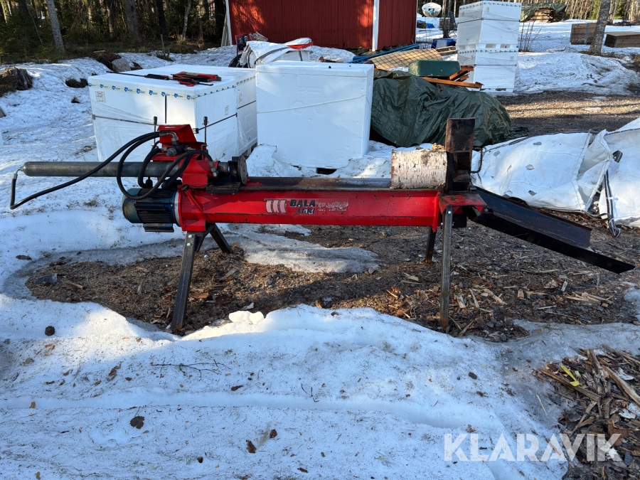 Vedklyv Bala Agri EP110P med transportör Sonnys 5 meter