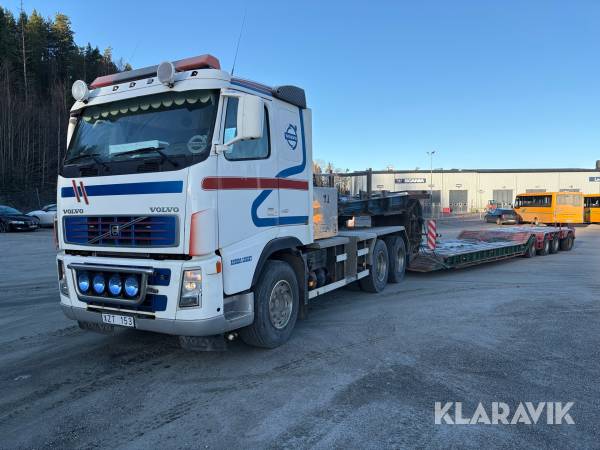Dragbil Volvo FH 480 6X4 med maskintrailer Tungdragare