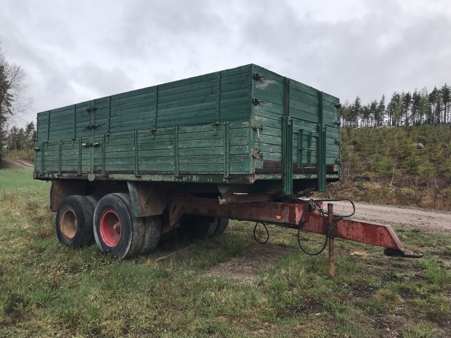 Traktorsläp med tipp