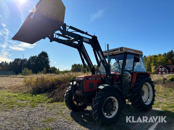 Traktor Zetor 7245 med Frontlastare