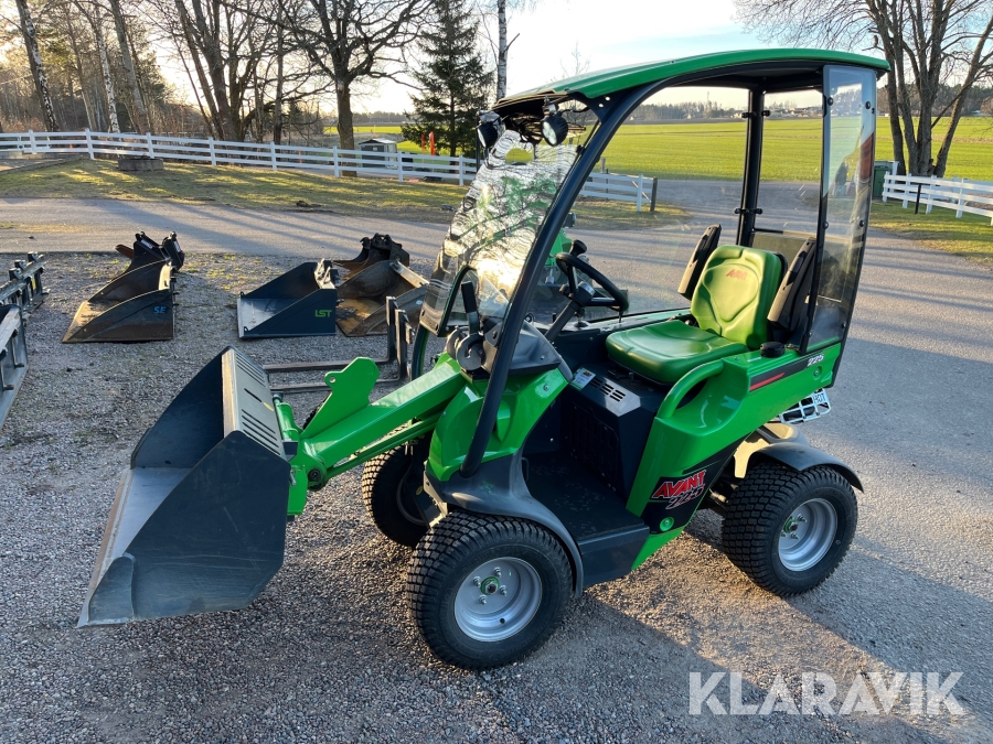 Kompaktlastare Avant 225