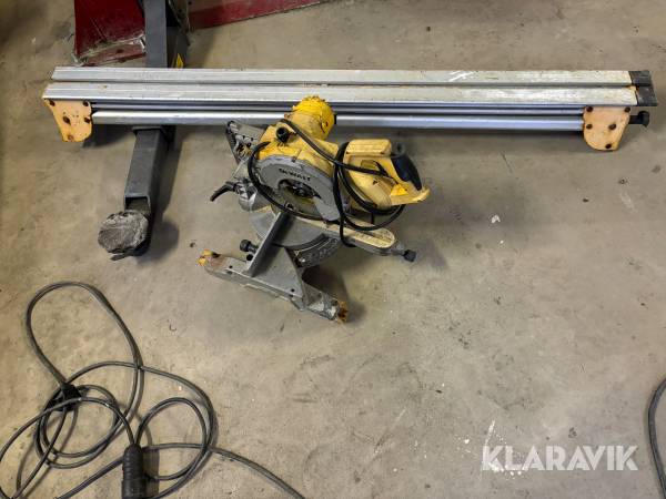 Kap- och geringssåg Dewalt DW777