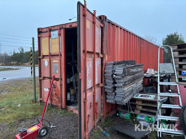 Container med verktyg och tillbehör