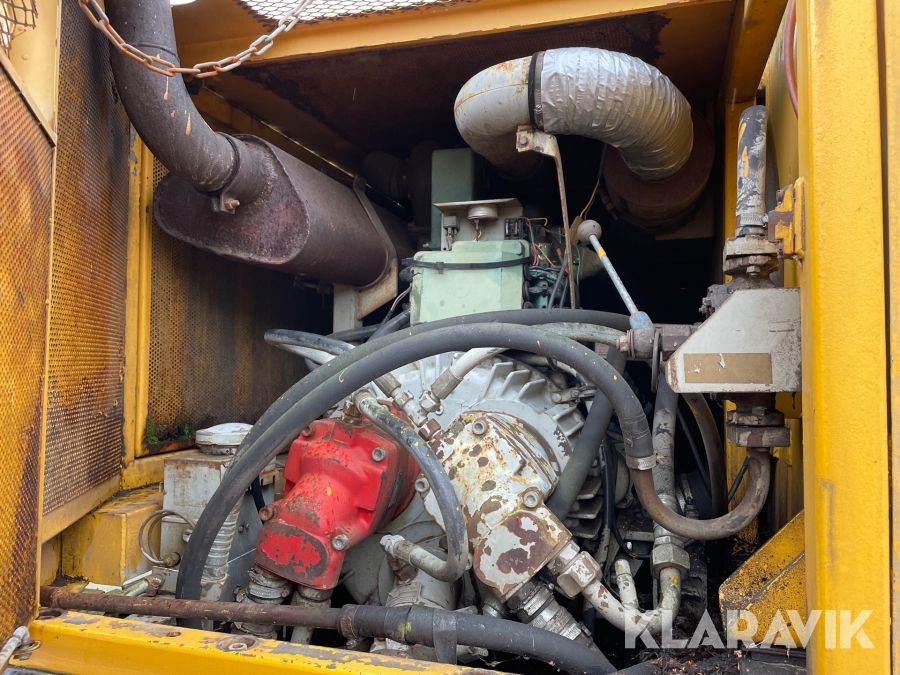 Grävmaskin Åkerman H7B med maskintrailer