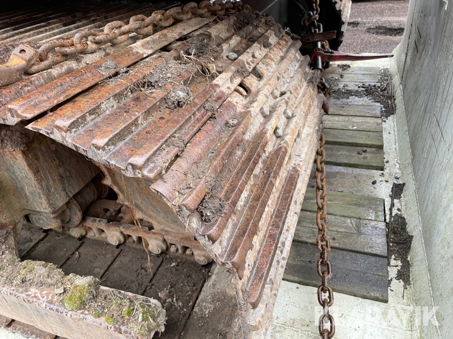 Grävmaskin Åkerman H7B med maskintrailer