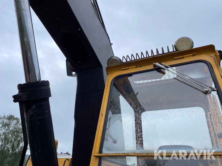 Grävmaskin Åkerman H7B med maskintrailer