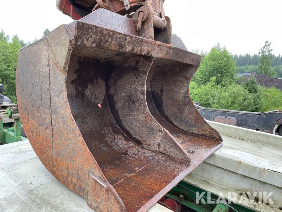 Grävmaskin Åkerman H7B med maskintrailer