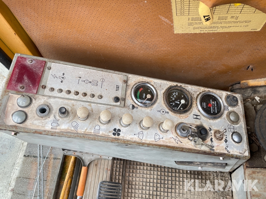 Grävmaskin Åkerman H7B med maskintrailer