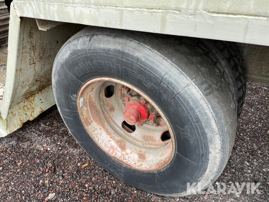 Grävmaskin Åkerman H7B med maskintrailer