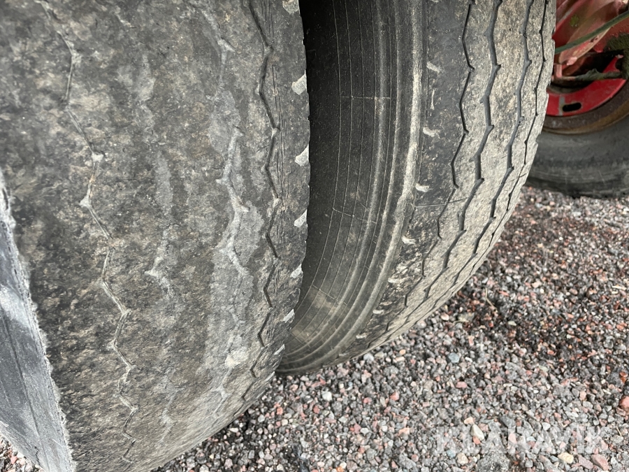 Grävmaskin Åkerman H7B med maskintrailer