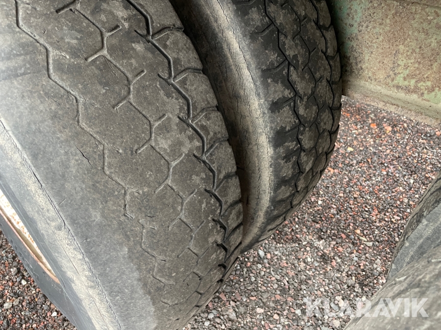 Grävmaskin Åkerman H7B med maskintrailer