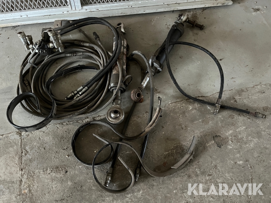 Hydraulkolvar och slang