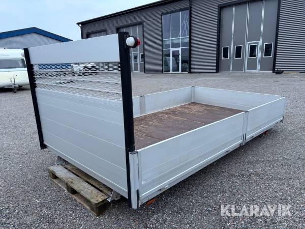 Lämflak till lätt lastbil Sapa