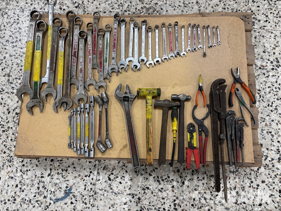 Diverse verktyg av blandade fabrikat